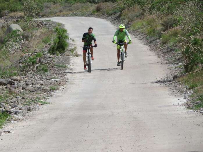 Ciclistas en la pista del Barranco Real de Telde, en una imagen de archivo/TA.